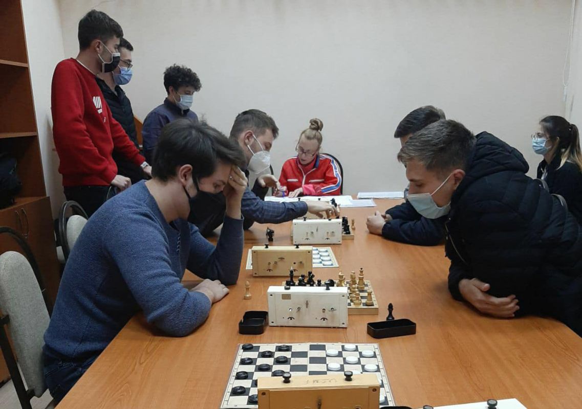 competiție de șah