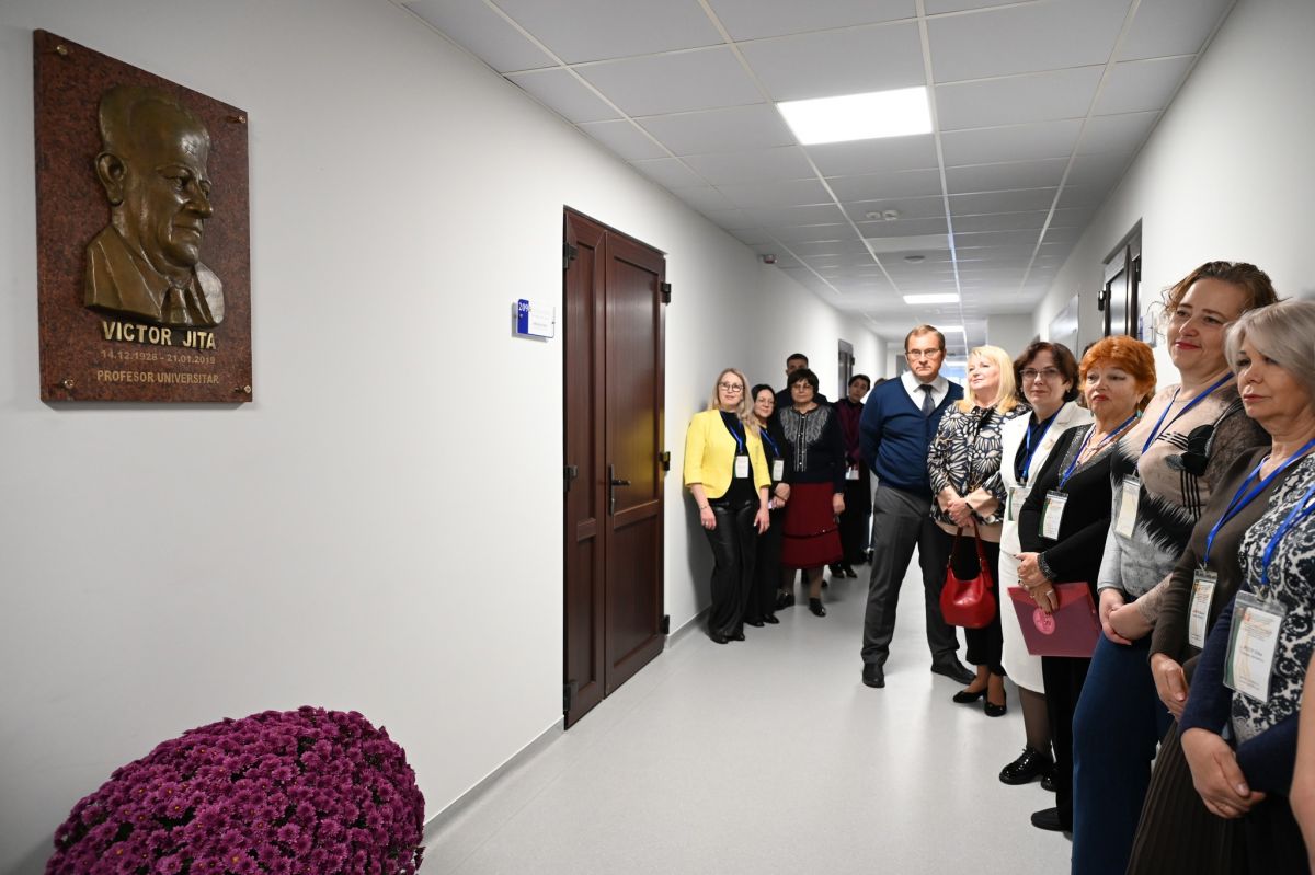 Dezvelirea basoreliefului profesorului universitar Victor Jița