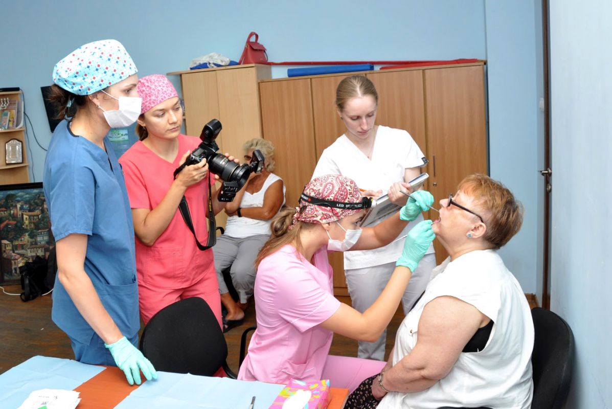 Screening parodontal în rândul persoanelor geriatrice din cadrul Comunității evreiești „Kedem”
