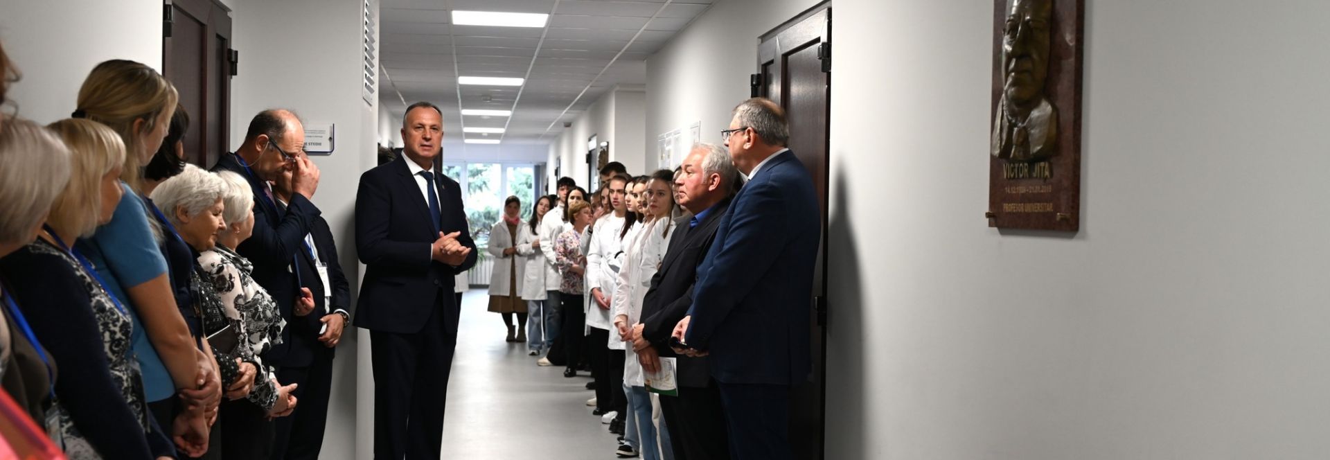 Dezvelirea basoreliefului profesorului universitar Victor Jița