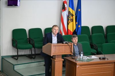 Dezbateri: Facultatea de Stomatologie