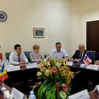 Ambasadorul României în Republica Moldova în vizită  la USMF „Nicolae Testemițanu”