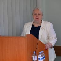 dezbateri publice între candidaţii eligibili pentru funcţia de decani la cele cinci facultăți. 