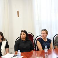 medici și studenți de la Școala Dentară Adams din Carolina de Nord
