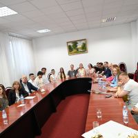 medici și studenți de la Școala Dentară Adams din Carolina de Nord