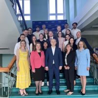 medici și studenți de la Școala Dentară Adams din Carolina de Nord
