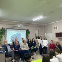 medici și studenți de la Școala Dentară Adams din Carolina de Nord