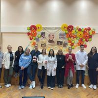 medici și studenți de la Școala Dentară Adams din Carolina de Nord