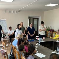 medici și studenți de la Școala Dentară Adams din Carolina de Nord
