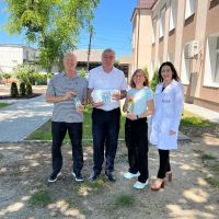 medici și studenți de la Școala Dentară Adams din Carolina de Nord